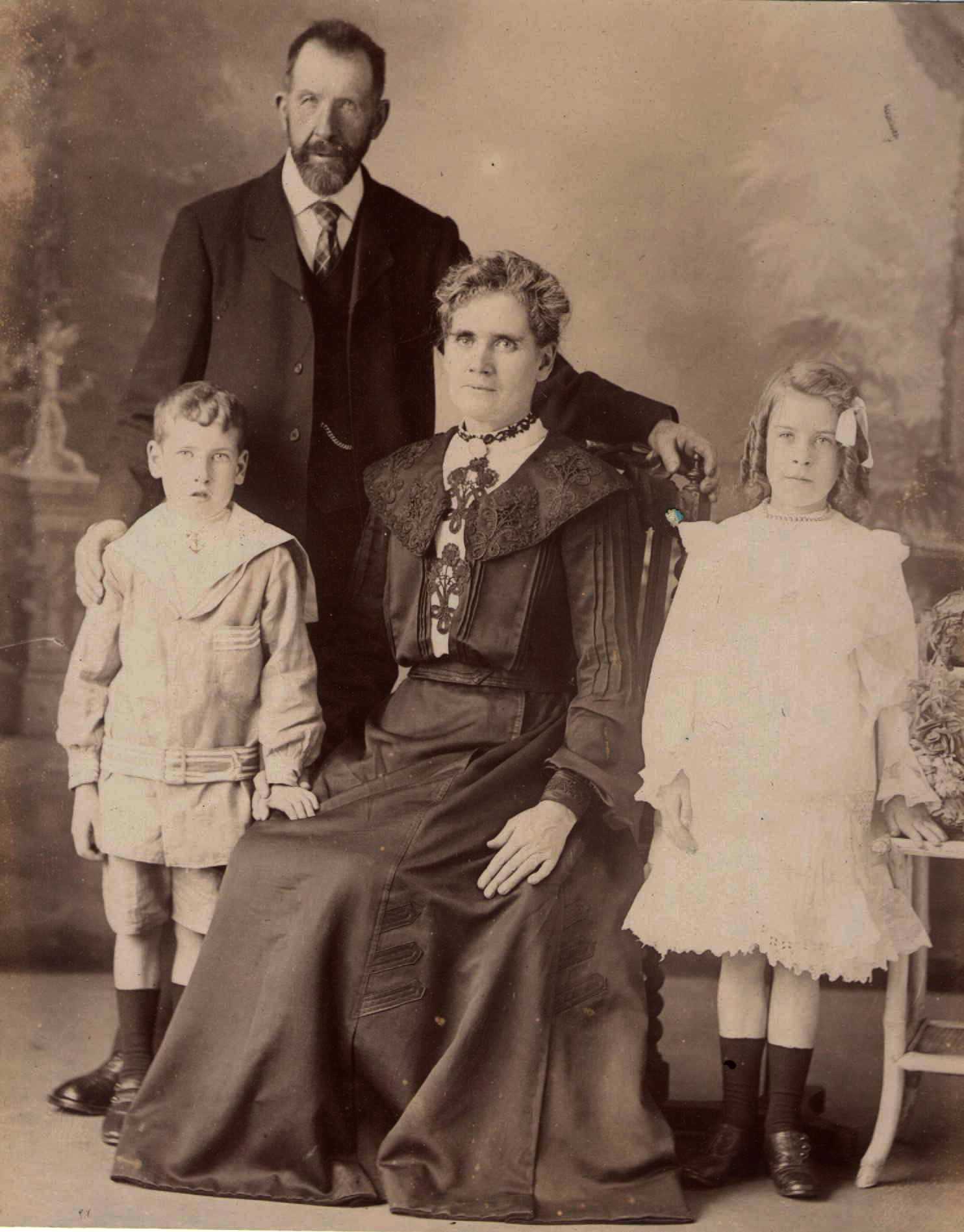 Photo of photos/John McLennan 1851-1928 with wife Ann nee McKay portrait